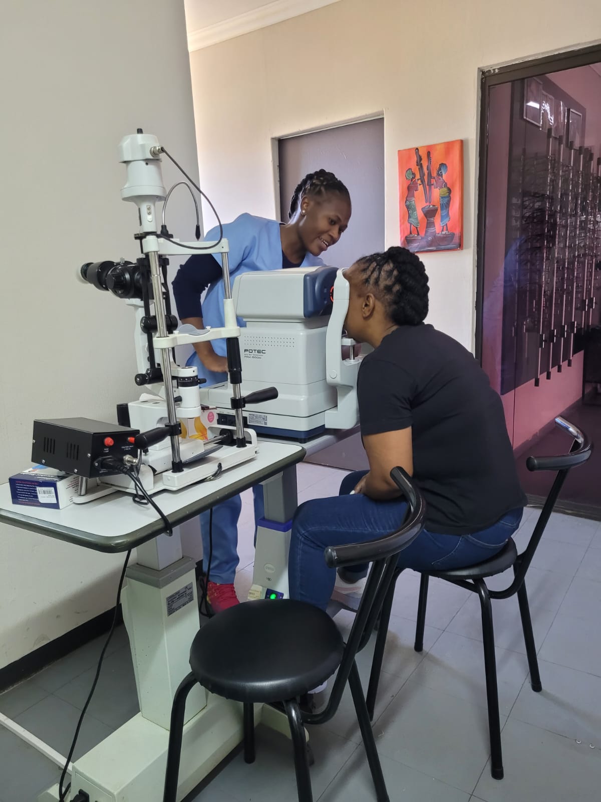 We offer eye exams, Diagnosis & Management of common eye conditions, Spectacles & license certificates. Optometrist Practice in Phathaditjhaba Qwaqwa free-state