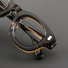 We offer eye exams, Diagnosis & Management of common eye conditions, Spectacles & license certificates. Optometrist Practice in Phathaditjhaba Qwaqwa free-state